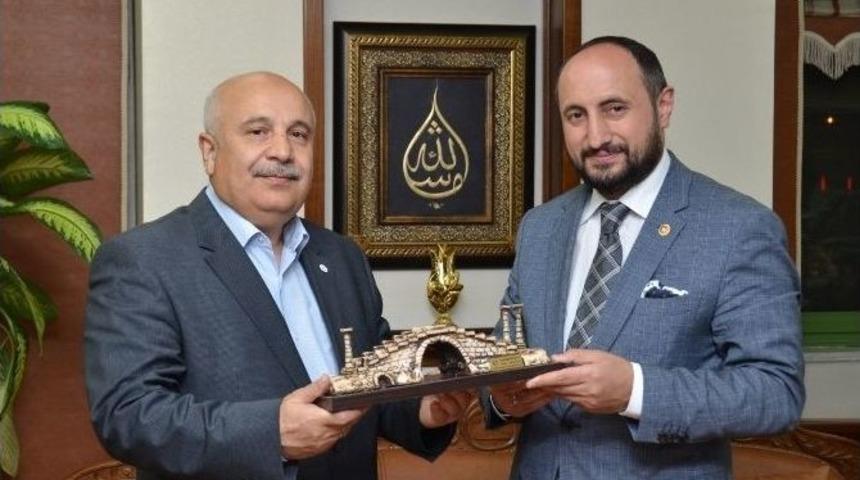 Milletvekili Karayel Adıyaman &Uuml;niversitesini Gezdi