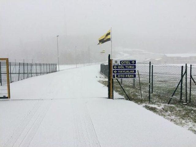 Düzce’ye Mevsimin İlk Karı Yağdı