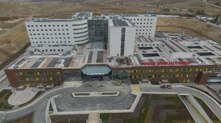 Yozgat Şehir Hastanesi A&ccedil;ılış İ&ccedil;in G&uuml;n Sayıyor