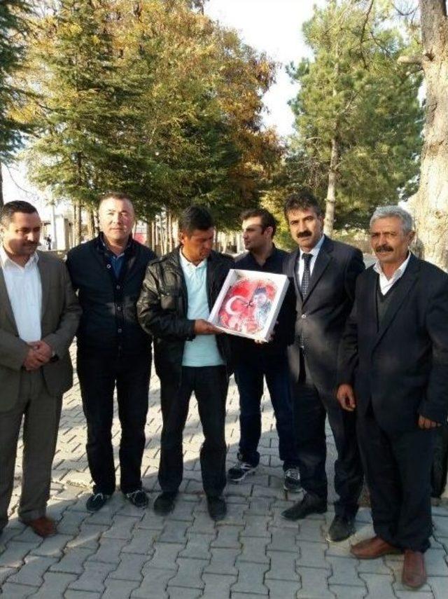 Yozgat Şehit Aileleri Derneği Ömer Halisdemir’in Mezarını Ziyaret Etti