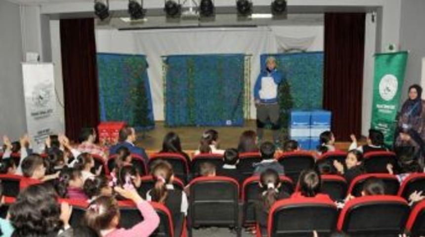 &Ccedil;ocuklara &Ccedil;evre Bilinci Tiyatro Oyunuyla Aşılanıyor