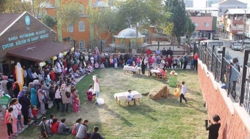 &lsquo;altın Yumurtlayan Tavuk&rsquo; Turgutlu&rsquo;da