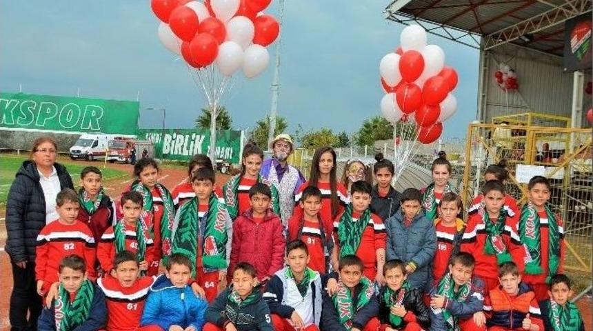 K&ouml;rfez Belediyesi&rsquo;nden Kimsesiz &Ccedil;ocuklara B&uuml;y&uuml;k Jest