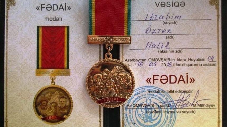 Prof. Dr. İbrahim &Ouml;ztek&rsquo;e Azerbaycan&rsquo;dan Fedai Madalyası
