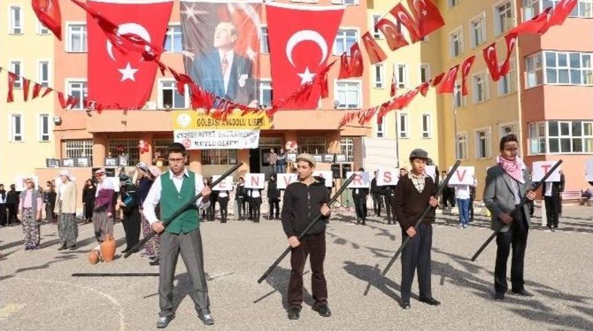 Cumhuriyet Bayramı Etkinliğinde 15 Temmuz Şehitleri Unutulmadı
