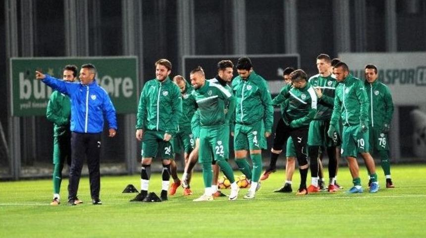 Bursaspor&rsquo;da Karab&uuml;kspor Mesaisi Başladı