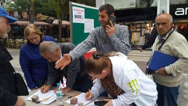 Kuşadası Belediye Mülklerinin Satılmaması İçin İmza Kampanyası Başlatıldı