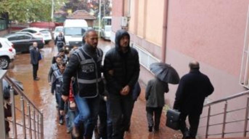 Fet&ouml; Operasyonunda G&ouml;zaltına Alınan 9 Polisten 8&rsquo;i Tutuklandı