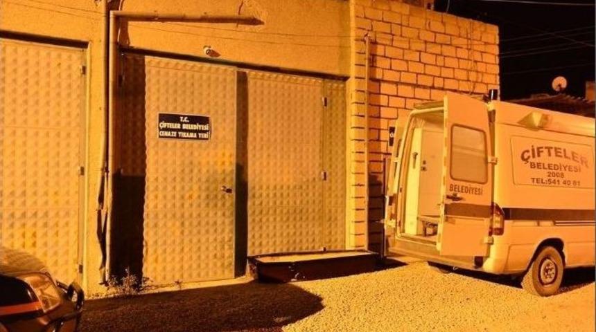 Oğlu Tarafından Tarlada 16 Yerinden Bı&ccedil;aklanan Baba &Ouml;ld&uuml;