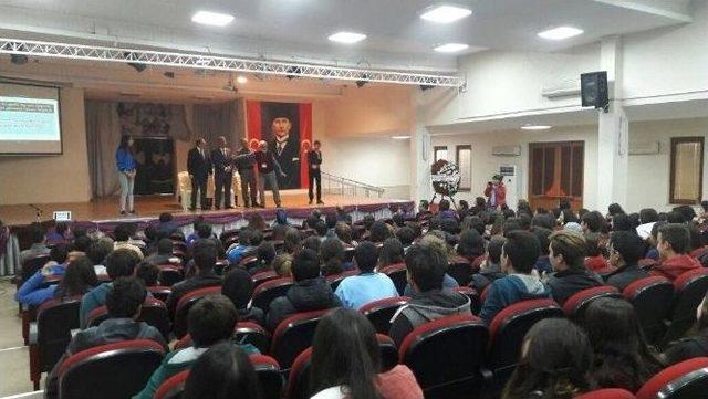 Burhaniye&rsquo;de Konferans İlgi G&ouml;rd&uuml; 1