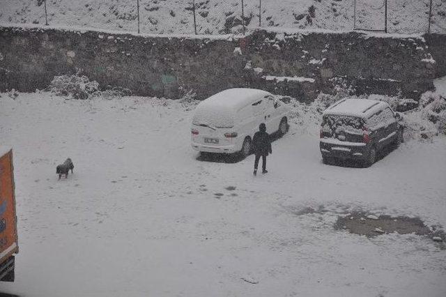 Kars&rsquo;ta Kar Yağışı Etkili Oluyor 1
