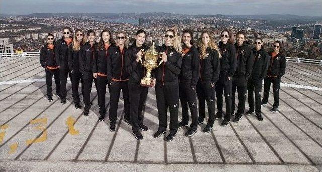 Eczacıbaşı D&uuml;nya Kupası İle B&ouml;yle Poz Verdi 1