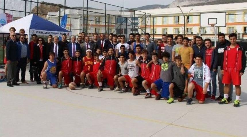 S&ouml;ke&rsquo;de Sokak Basketbolunda Cumhuriyet Kupası Sahibini Buldu