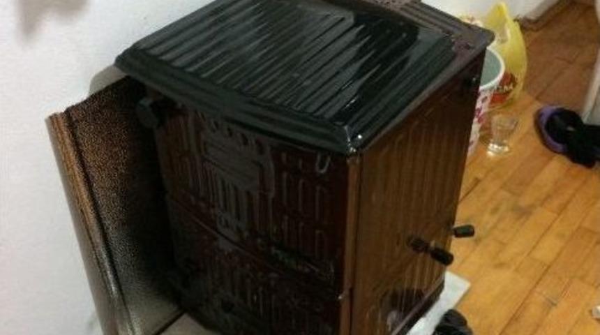 Rize&rsquo;de Anne Ve Oğlu Sobadan Sızan Gazdan Zehirlenerek Hayatlarını Kaybetti