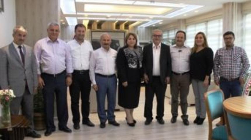 S&uuml;r&uuml;c&uuml; Kursları Ve Eğitimcilerinden İl Milli Eğitim M&uuml;d&uuml;r&uuml; T&ouml;re&rsquo;ye Ziyaret