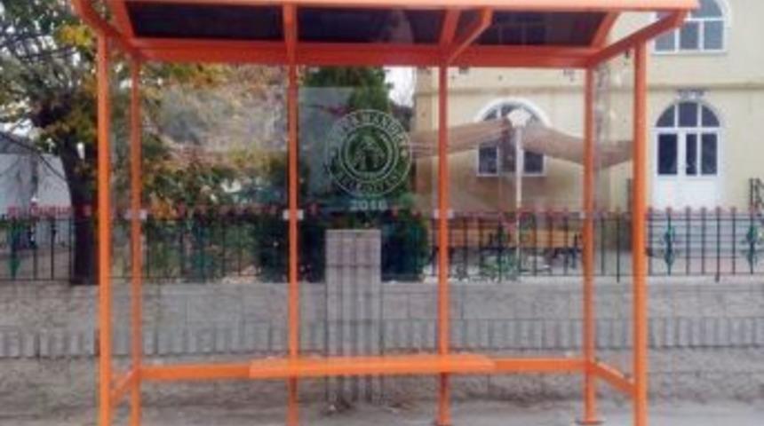 Eskiyen Otob&uuml;s Durakları Yenilendi