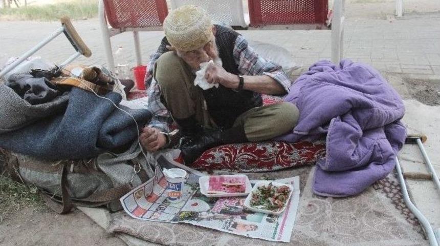 Parkta Kalan Yaşlı Adamın Hesabından Servet Çıktı