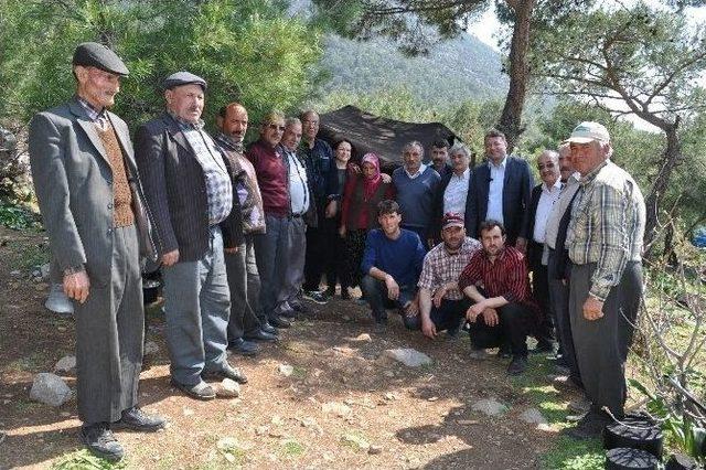 Silifke Belediyesi Sarıkeçili Yörüklerinin Yolunu Yaptı