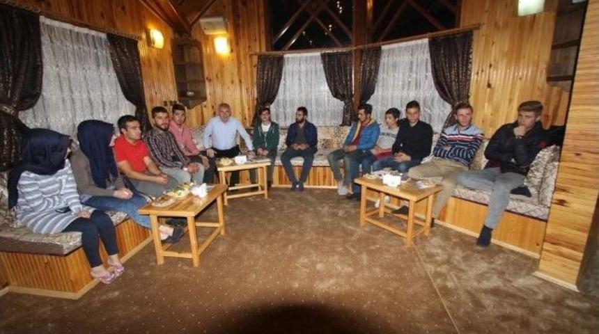 Başkan Memiş, &Ouml;ğrencilerin Sorunlarını Dinledi