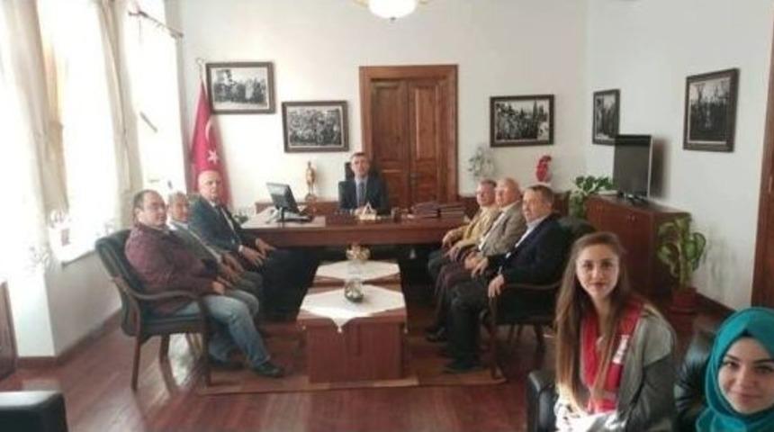 Kızılay Edremit Şubesi&rsquo;nden Kaymakam Sırmalı&rsquo;ya Ziyaret