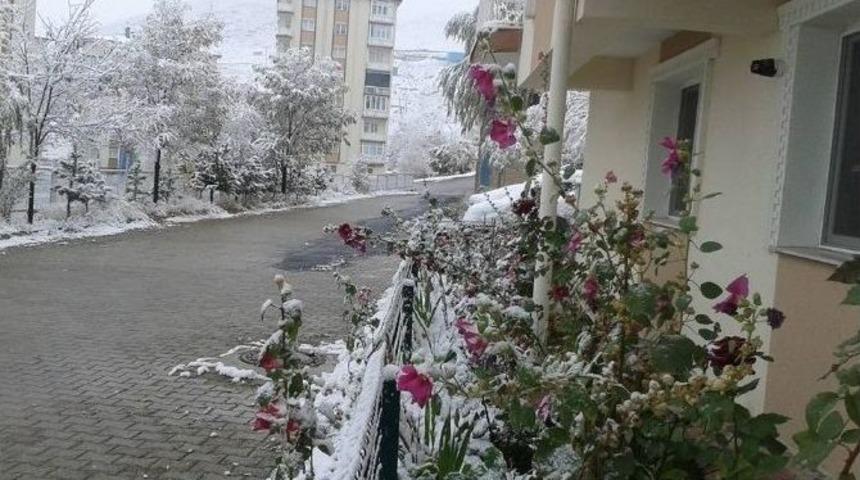 Bayburt&rsquo;ta Mevsimin İl Karı Yağdı