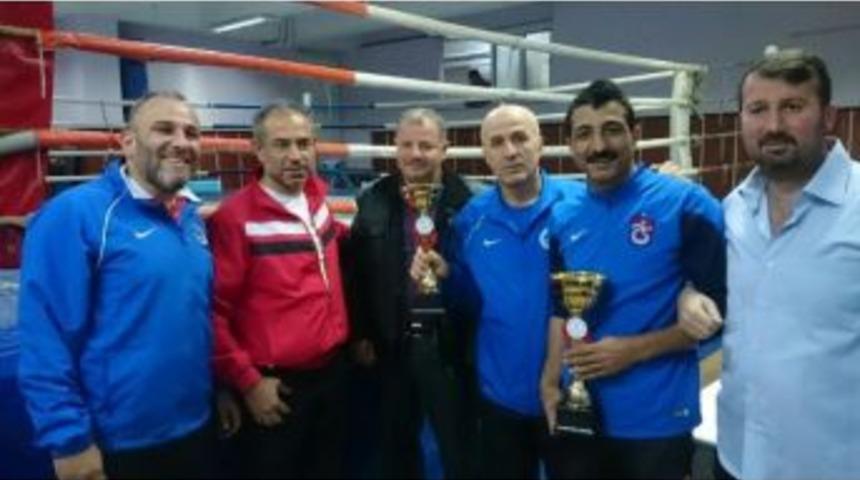 B&uuml;y&uuml;kşehirli Boks&ouml;rler Karab&uuml;k&rsquo;te Ringe &Ccedil;ıktı