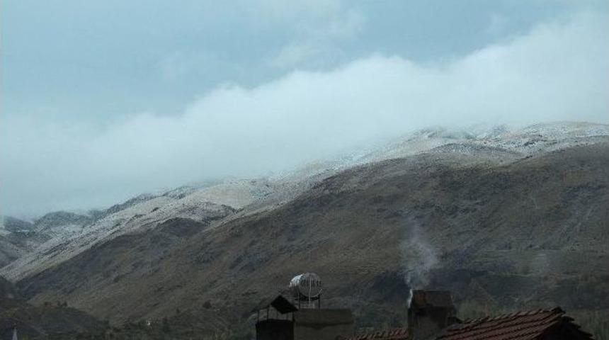 Sincik Ve &Ccedil;elikhan&rsquo;a Yılın İlk Karı D&uuml;şt&uuml;