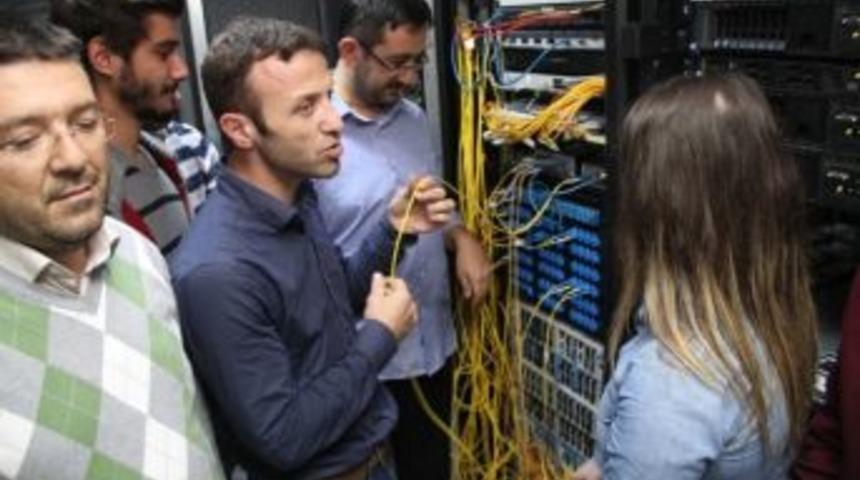 Geleceğin Bilişim M&uuml;hendislerine Fiber Optik Eğitimi