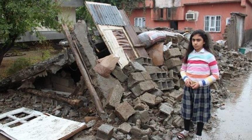 Batman&rsquo;da Yağış, Bir Evin Yıkılmasına Neden Oldu