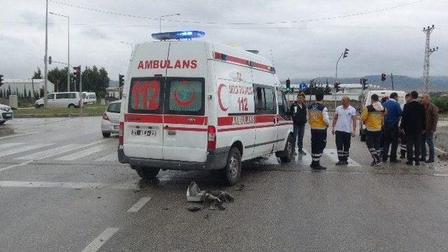 Hatay’da Ambulans Kaza Yaptı