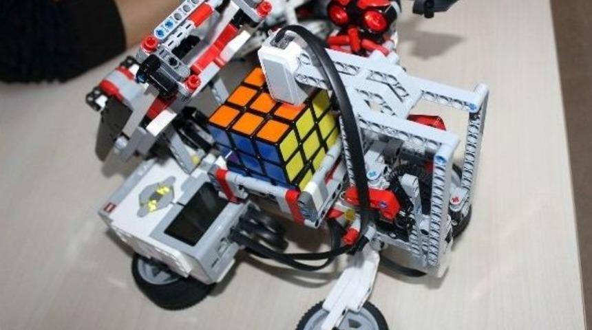 Bu Robot İnsan Aklı İle Yarışıyor