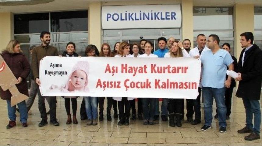 Ardahan&rsquo;da Doktorlardan &rsquo;aşı Hayat Kurtarır&rsquo; Eylemi