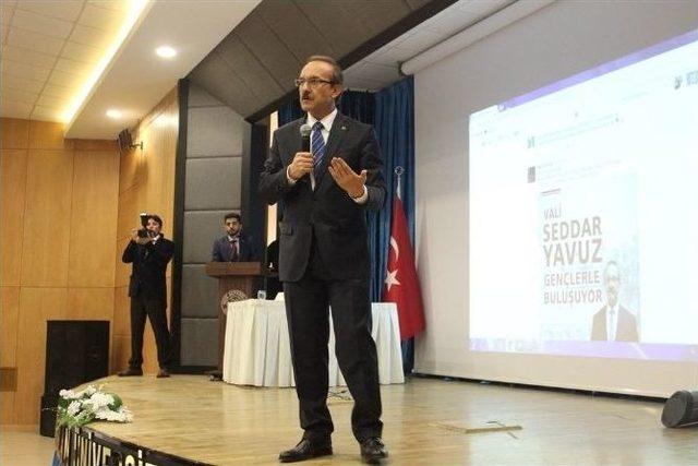 Vali Yavuz, Üniversiteli Gençlerle Buluştu