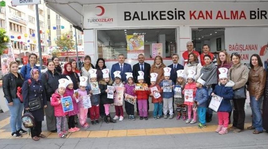 Anaokulu &Ouml;ğrencileri Kızılay Kan Merkezini Ziyaret Etti