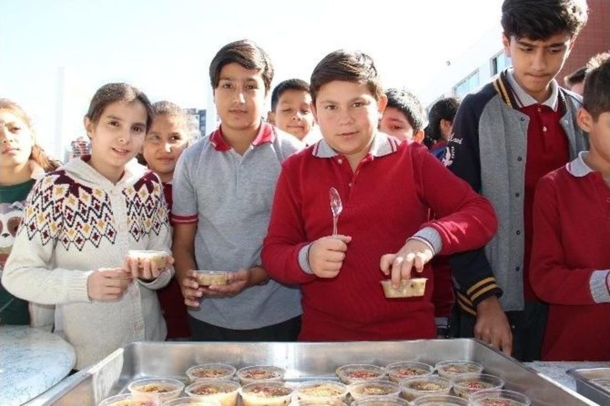 Kahraman &Ouml;mer Halisdemir&rsquo;in Adı Verilen Okulda İlk Aşure Etkinliği D&uuml;zenlendi