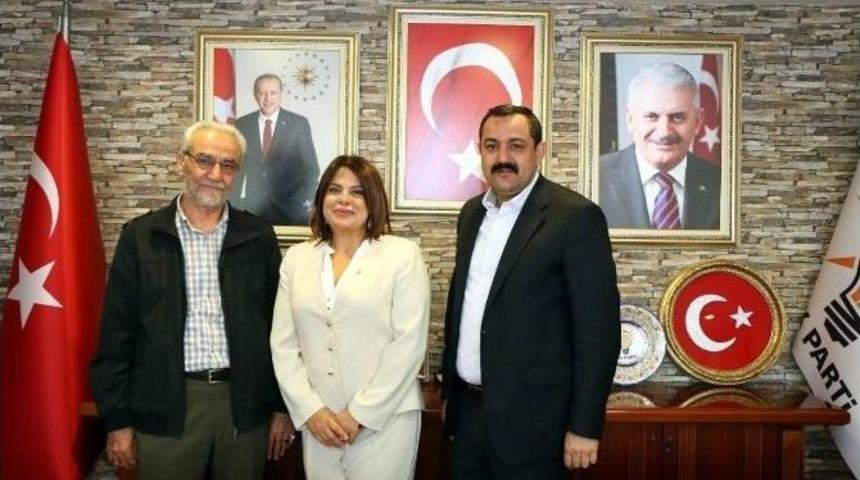 Turizmci İ&ccedil;kale&rsquo;ye Ak Parti Rozeti