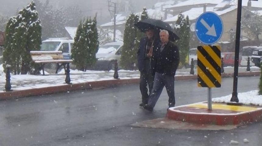 Erzincan&rsquo;da Kar Yağışı