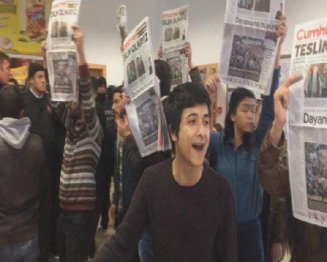 Üniversitede Cumhuriyet Gazetesi Gerginliği