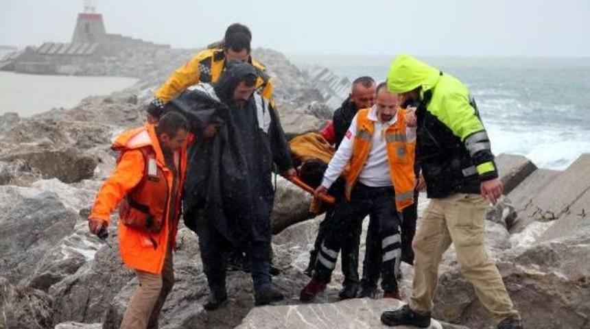 İntihara Kalkışan Kadını Polis Kurtardı