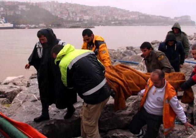 İntihara Kalkışan Kadını Polis Kurtardı