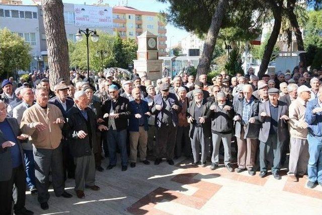 Saruhanlı’da Çiftçiler Yağmur Duasına Çıktı