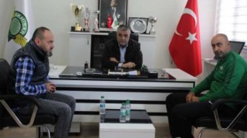 Akhisar Belediyespor'da Douglao Ve Sami Kadro Dışı