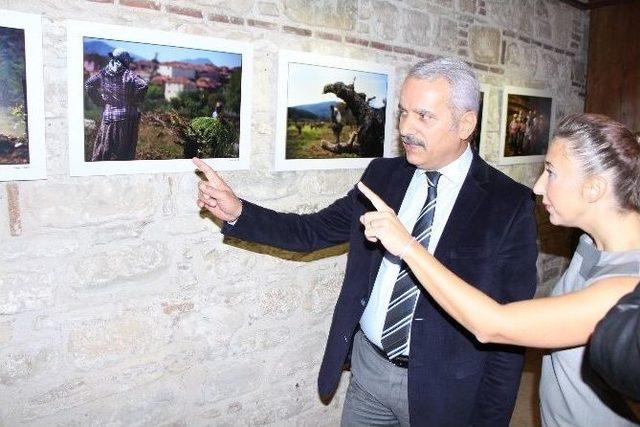 Kuşadası’nda “üzümün Kıyısındaki Yaşamlar“ Fotoğraf Sergisi Açıldı