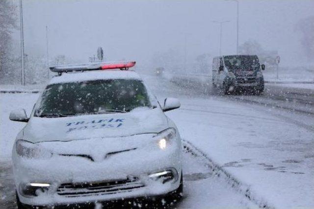 Bolu Dağı'nda Kar Etkili Oldu (2)