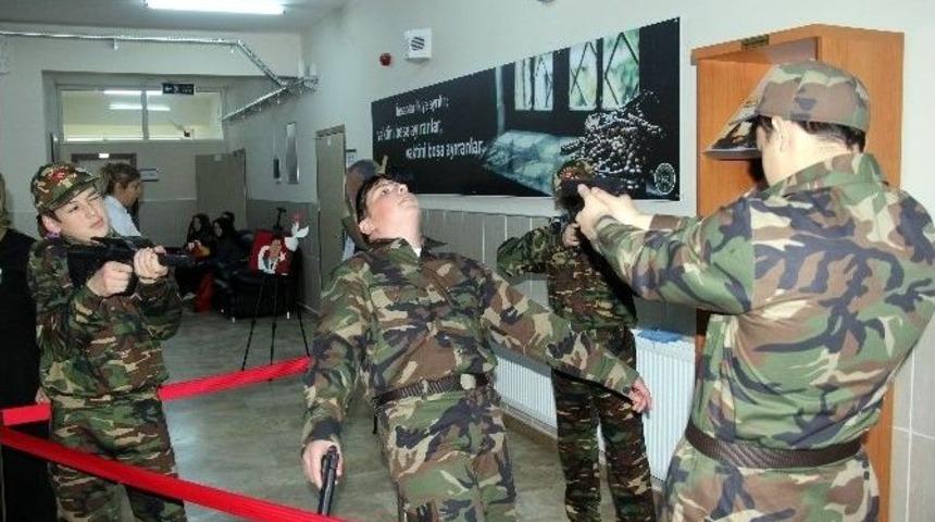 İhl &Ouml;ğrencileri Halisdemir&rsquo;i Unutmadı