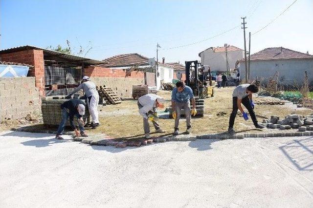 Şehzadeler’de Yol Sorunu Olan Mahalle Kalmayacak