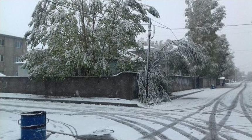 &Ccedil;aldıran&rsquo;da Kar Yağışı