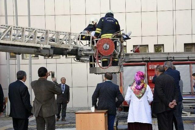 G&uuml;m&uuml;şhane Devlet Hastanesinde Yangın Tatbikatı 2