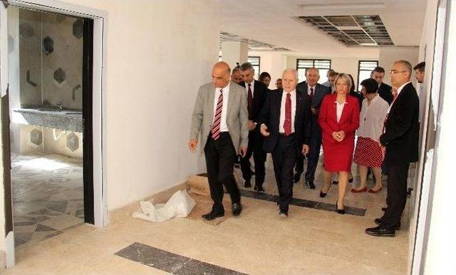 Prof. Dr. Haberal, Ek Lise Binası İnşaatını Gezdi 1