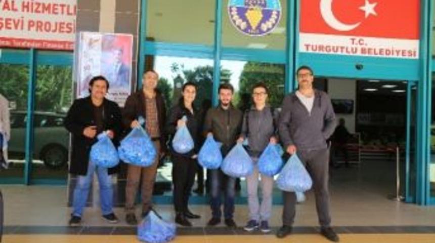 &Uuml;niversitelilerden Mavi Kapak Kampanyasına Destek